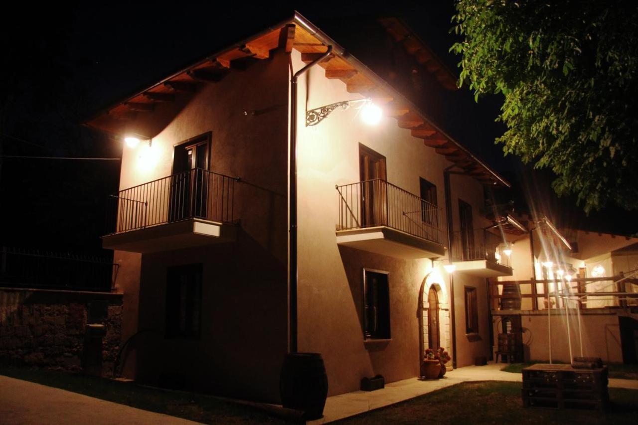 "Il Casaletto" Agriturismo Moderno, Vista Panoramica E Cibo Spettacolare- Scurcola Marsicana Exteriör bild