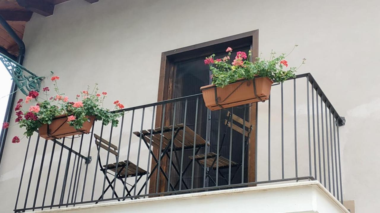 "Il Casaletto" Agriturismo Moderno, Vista Panoramica E Cibo Spettacolare- Scurcola Marsicana Exteriör bild