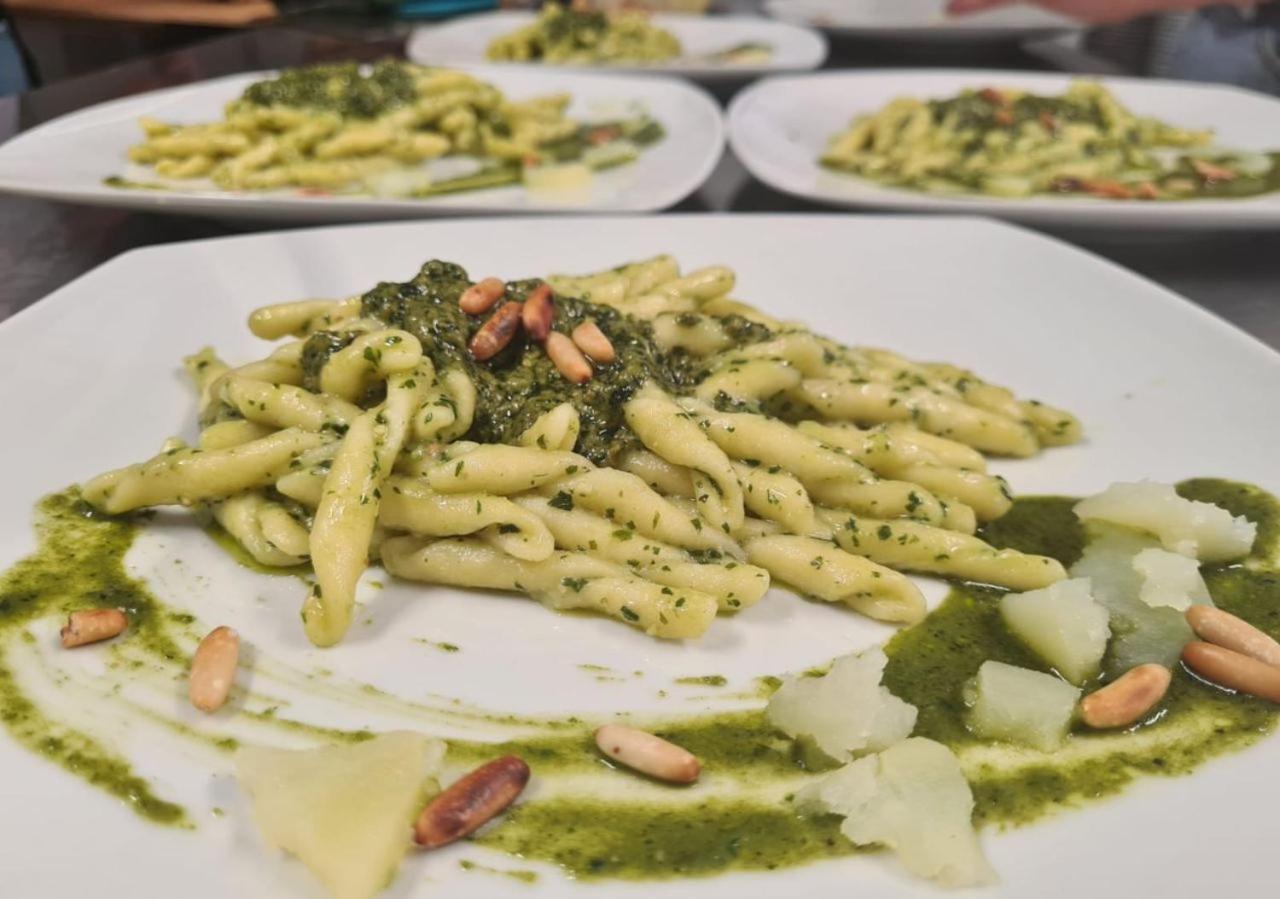 "Il Casaletto" Agriturismo Moderno, Vista Panoramica E Cibo Spettacolare- Scurcola Marsicana Exteriör bild